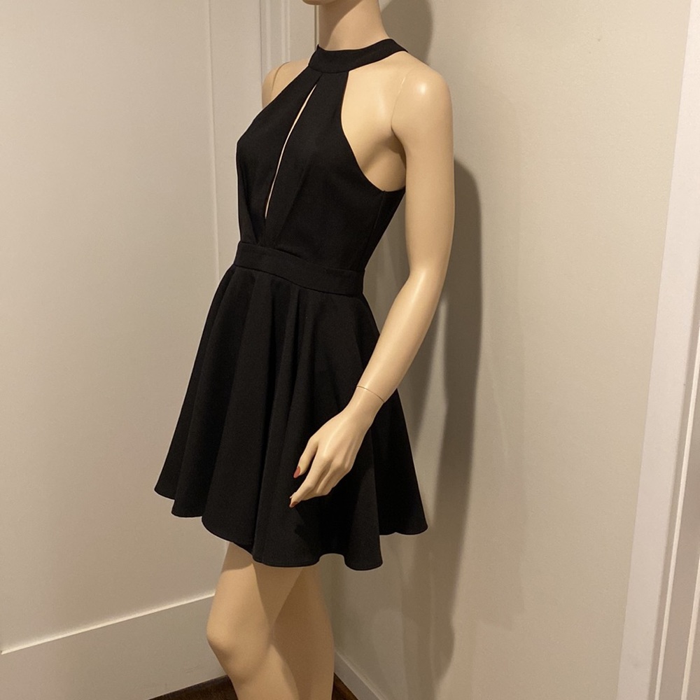 Lulu’s Little Black Dress - Picture 2 of 9